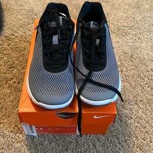 New Nike flex experience Rn 6 7.5 black and gray
